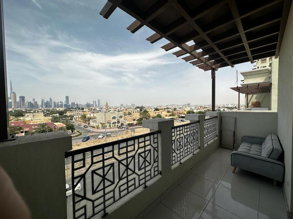 Apartment Cozy And Small Partitions For Men Guests In Dubai