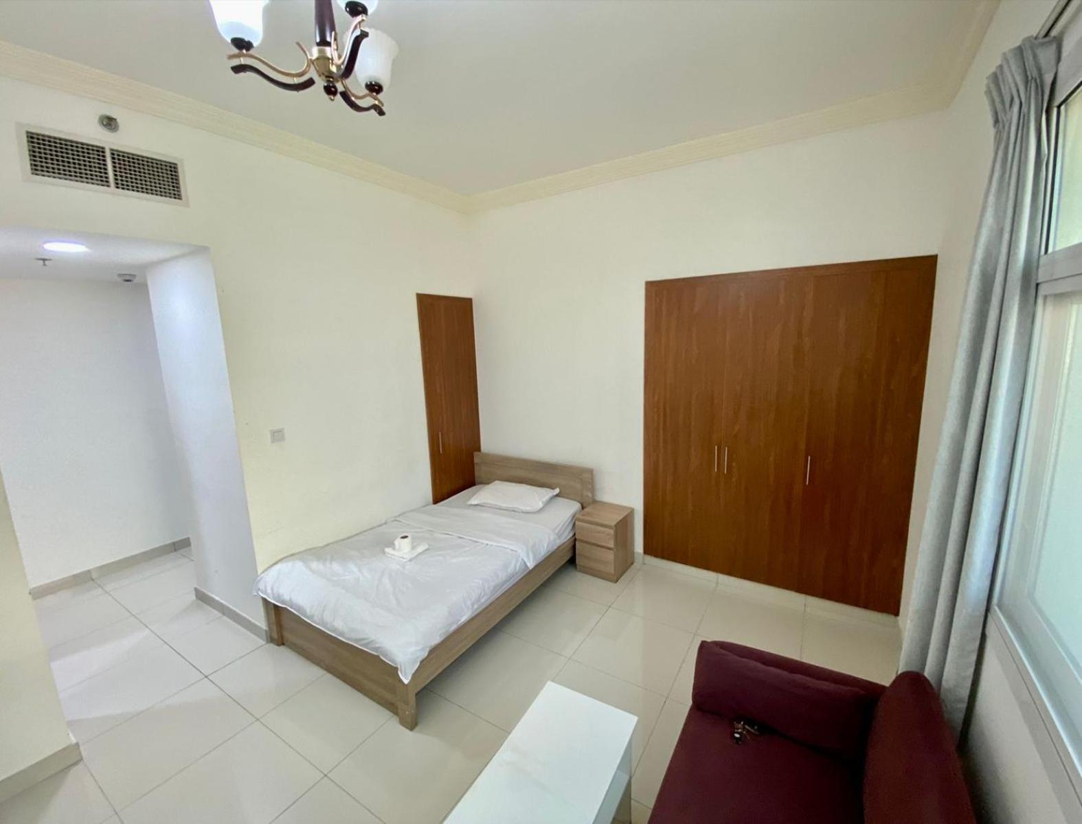 Cozy And Small Partitions For Men Guests In *